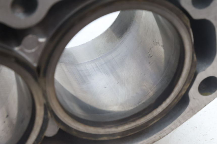 photo de CYLINDER BARREL PISTON KAWASAKI ZZR 600 (1995 - 2004) - High-resolution close-up