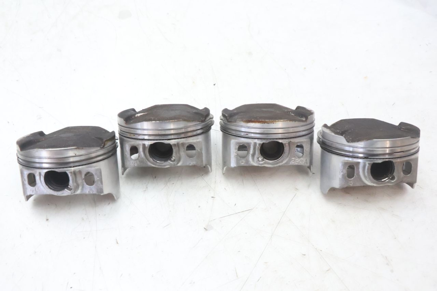 photo de CYLINDER BARREL PISTON KAWASAKI ZZR 600 (1995 - 2004) - Surface and material condition