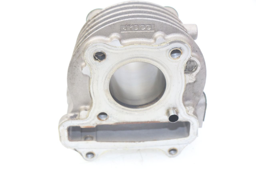 photo de CYLINDER PEUGEOT STREETZONE 4T 50 (2018 - 2023) - Zoom on usage condition