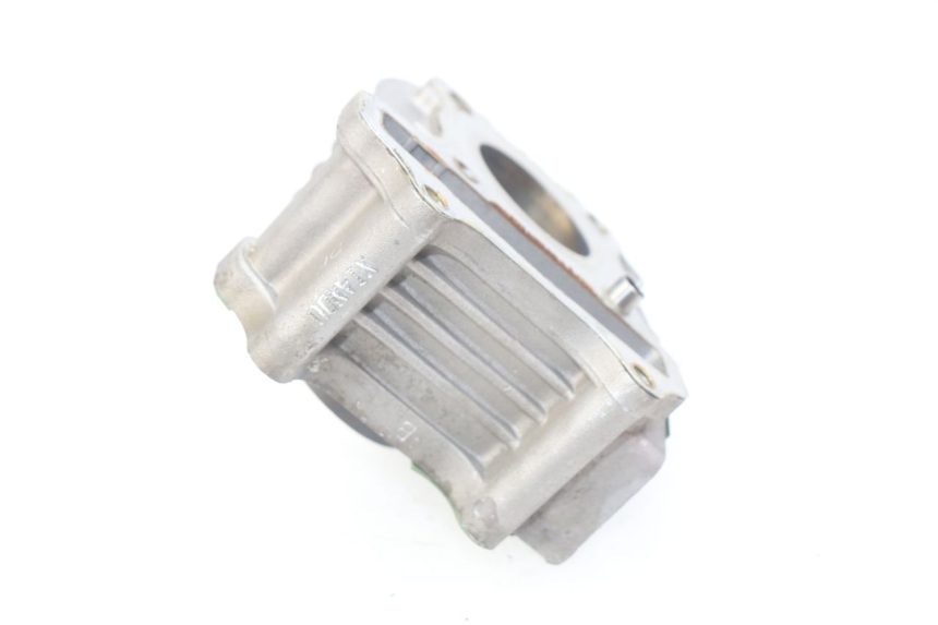 photo de CYLINDER PEUGEOT STREETZONE 4T 50 (2018 - 2023) - Fixing points details