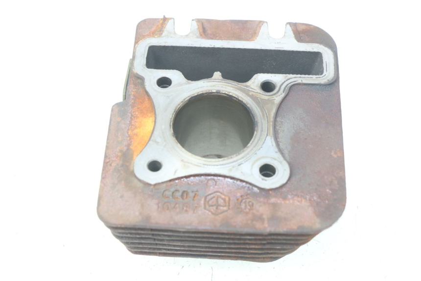 photo de CYLINDER PIAGGIO ZIP 4T 50 (2018 - 2020) - Fixing points details