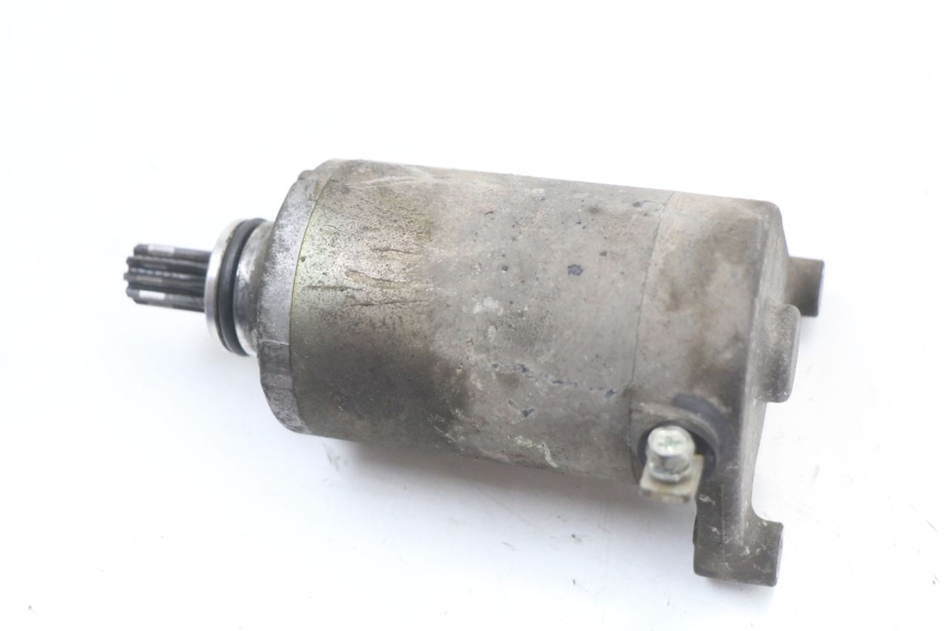 photo de STARTER SUZUKI GZ MARAUDER 125 (1998 - 2004) - Technical close-up