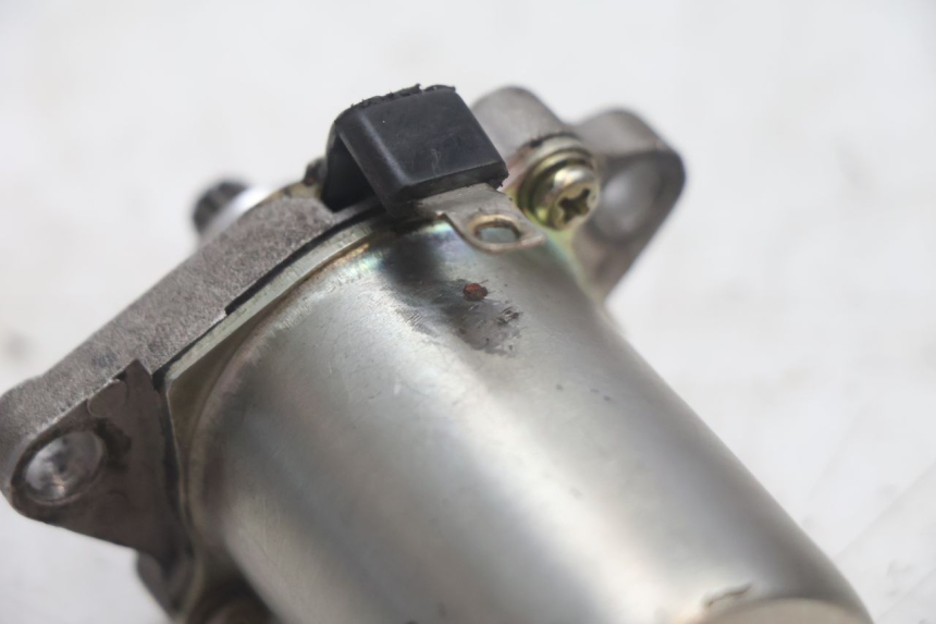 photo de STARTER PEUGEOT KISBEE 2T 50 (2010 - 2017) - Alternative perspective