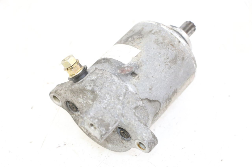 photo de STARTER PIAGGIO VESPA GRANTURISMO 200 (2004 - 2005) - Alternative perspective