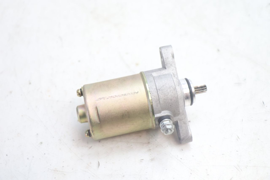 photo de STARTER JM MOTORS R-MAX TECH 50 (2024 - 2026) - Alternative perspective