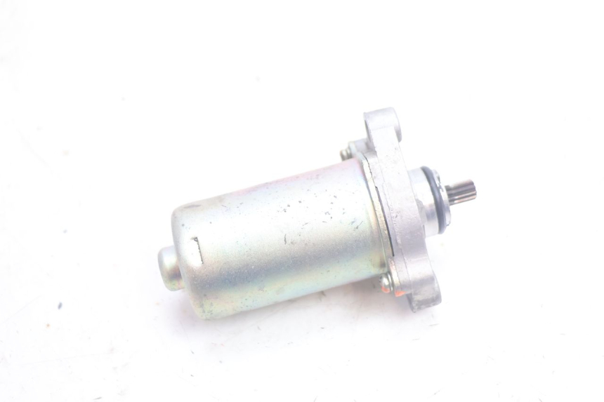 photo de STARTER PIAGGIO ZIP IGET 4T 50 (2021 - 2023) - Alternative perspective