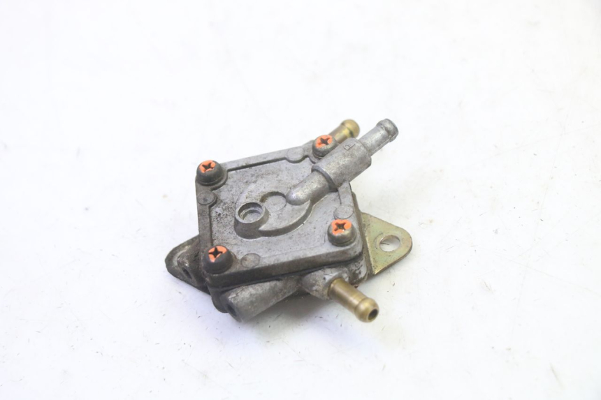 photo de FUEL TANK VALVE HYOSUNG GV AQUILA 125 (2000 - 2009) - Zoom on usage condition