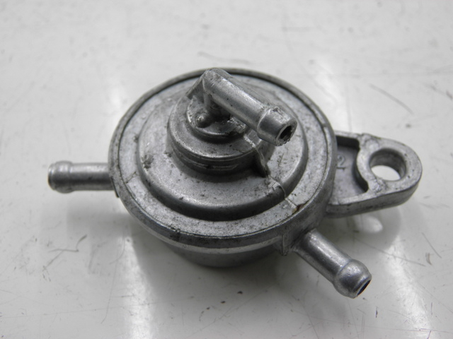 photo de FUEL TANK VALVE BENZHOU YY50QT31 VINTAGE 50 (2009 - 2012) - Component detail