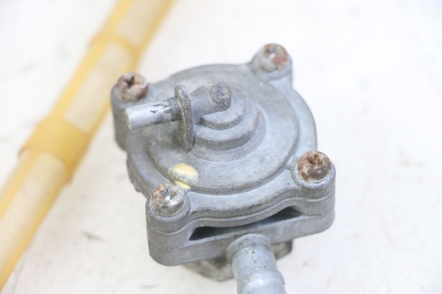 photo de FUEL TANK VENT HONDA CBF 500 (2004 - 2007) - Alternative perspective