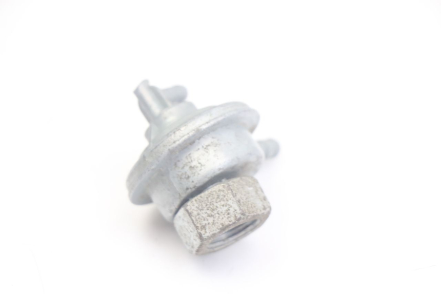 photo de FUEL TANK VALVE BAOTIAN FRESH 50 (2004 - 2012) - Technical close-up