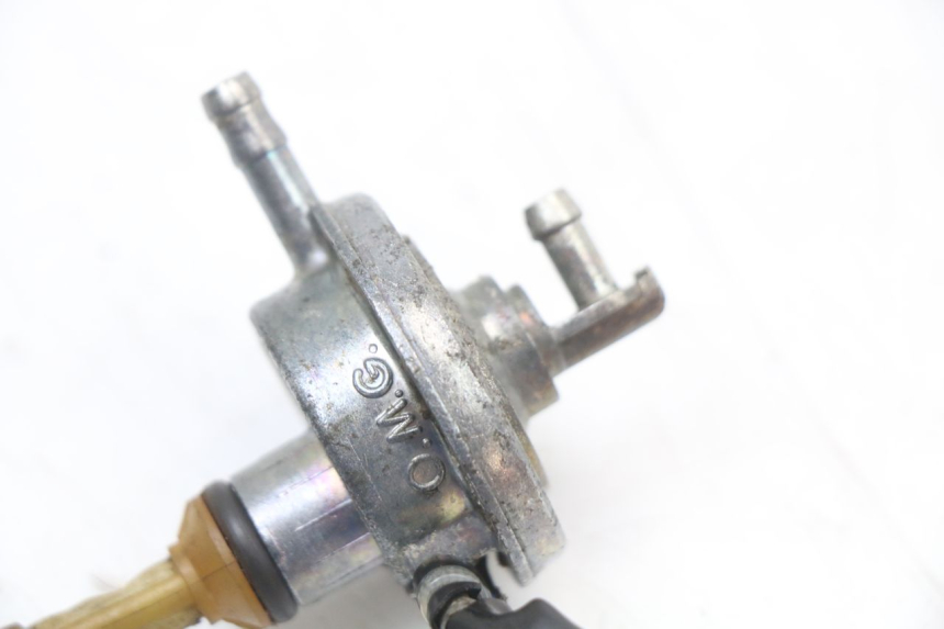 photo de FUEL TANK VALVE PEUGEOT LUDIX 50 (2005 - 2007) - Zoom on usage condition