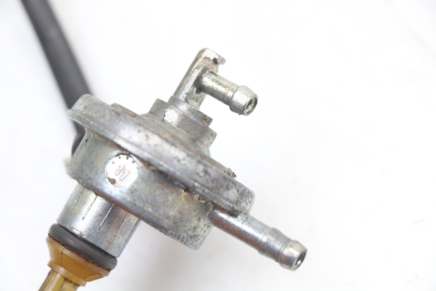 photo de FUEL TANK VALVE PEUGEOT LUDIX 50 (2005 - 2007) - Alternative perspective