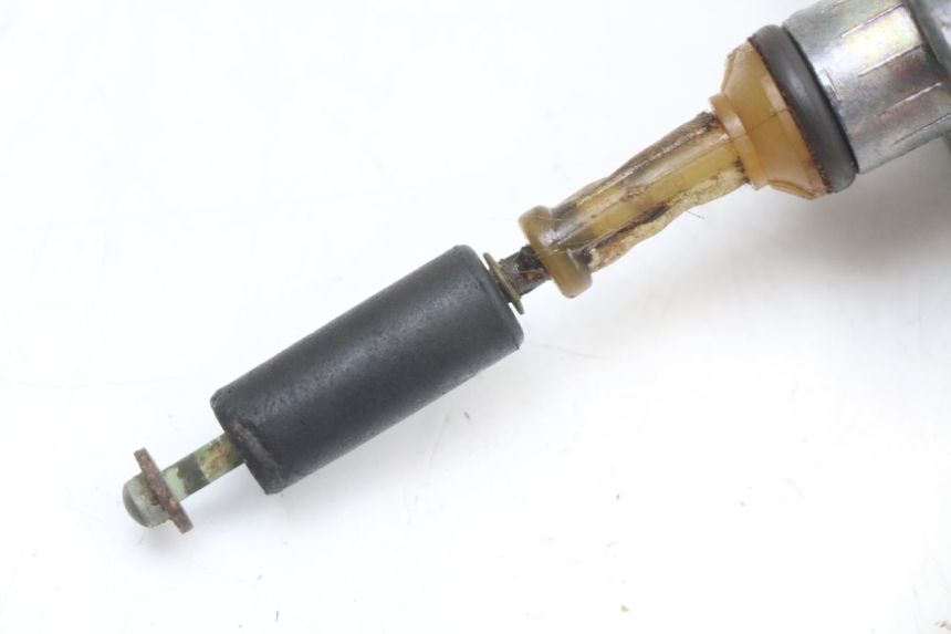 photo de FUEL TANK VALVE PEUGEOT LUDIX 50 (2005 - 2007) - Technical close-up