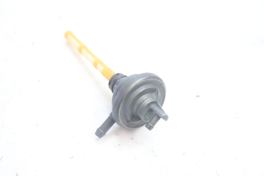 photo de FUEL TANK VALVE MBK MACH G AC 50 (2002 - 2014) - Alternative perspective