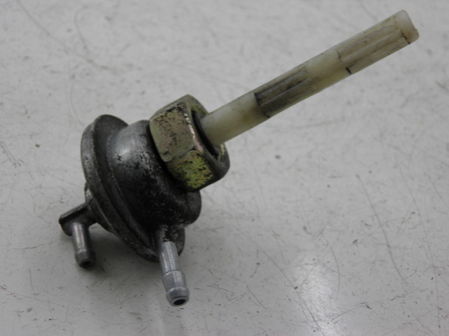 photo de Reservoir depression PEUGEOT TWEET 125 (2010 - 2017) - Component detail