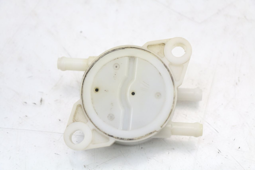 photo de FUEL TANK VALVE PIAGGIO BEVERLY 125 (1998 - 2005) - Zoom on usage condition