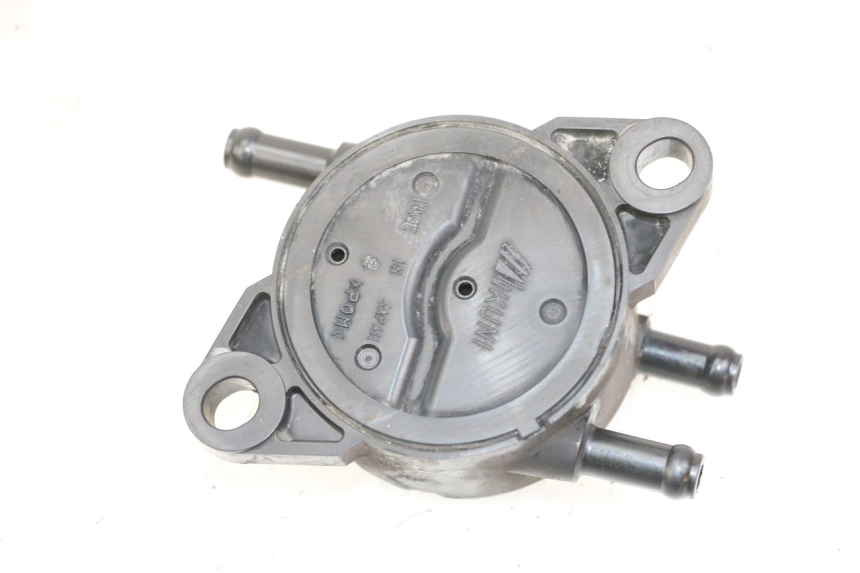 photo de FUEL TANK VALVE PIAGGIO VESPA GRANTURISMO 200 (2004 - 2005) - Alternative perspective