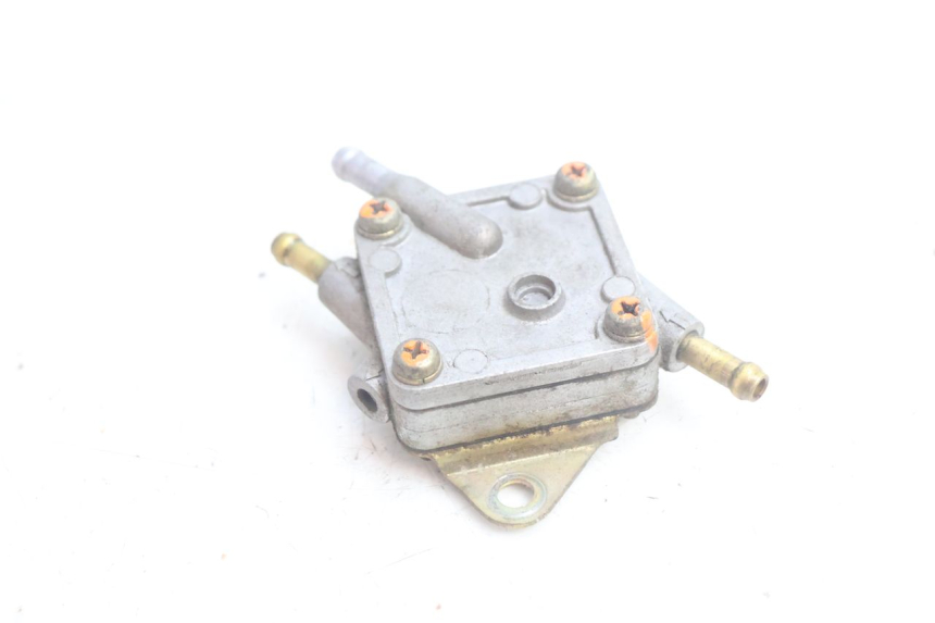 photo de FUEL TANK VALVE APRILIA SCARABEO GT 125 (1999 - 2007) - Zoom on usage condition