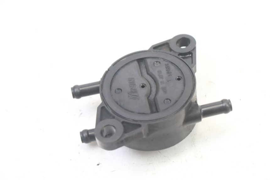 photo de FUEL TANK VALVE APRILIA SCARABEO GT TOURING 125 (1999 - 2005) - Technical close-up