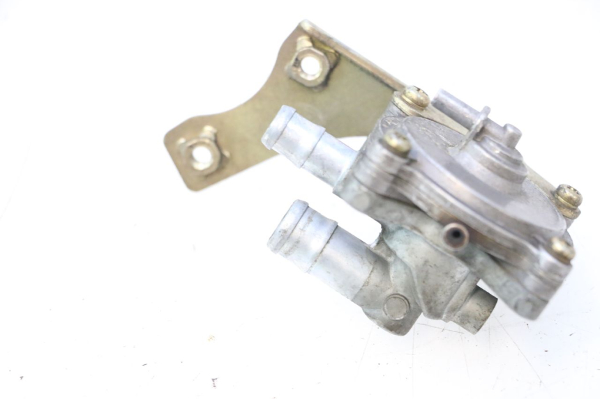 photo de FUEL TANK VALVE HONDA ST PAN EUROPEAN 1100 (1990 - 2002) - Alternative perspective