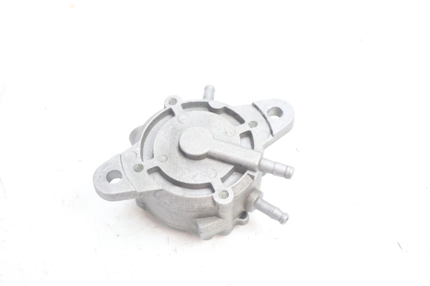 photo de FUEL TANK VALVE RAZZO STEED 125 (2012 - 2018) - Alternative perspective
