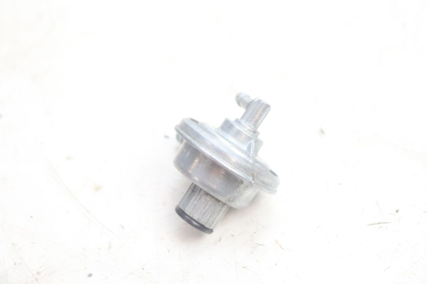 photo de FUEL TANK VALVE PEUGEOT STREETZONE NAKED 2T 50 (2014 - 2018) - Zoom on usage condition