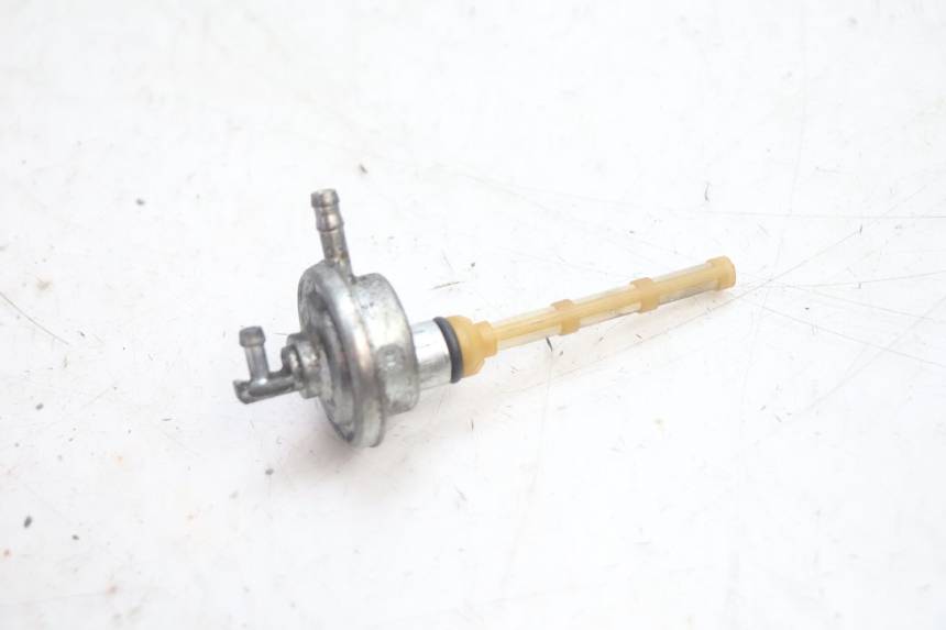 photo de FUEL TANK VALVE PEUGEOT TREKKER 50 (1995 - 2004) - Alternative perspective