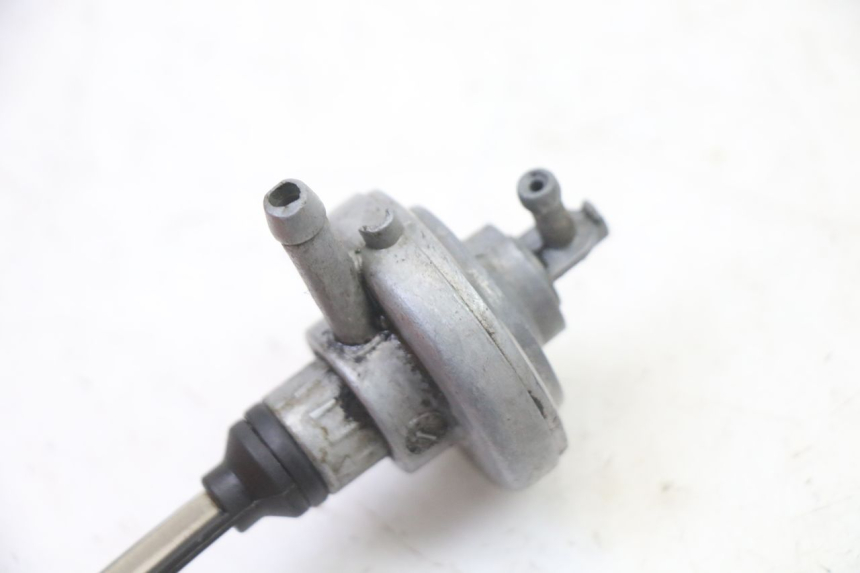 photo de FUEL TANK VENT PEUGEOT VIVACITY 50 (2004 - 2009) - Zoom on usage condition