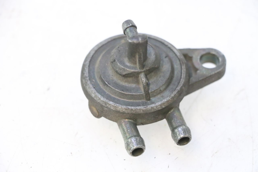 photo de FUEL TANK VENT YAMAHA YP MAJESTY 125 (1998 - 2001) - Main view