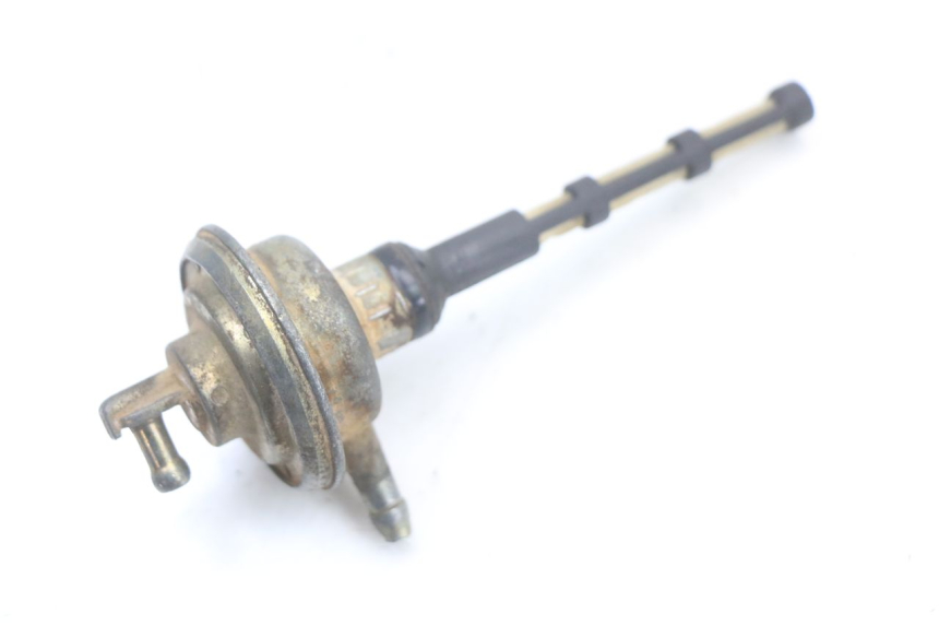 photo de FUEL TANK VALVE PIAGGIO ZIP RST 50 (1996 - 1998) - Alternative perspective