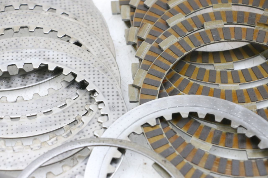 photo de CLUTCH PLATE YAMAHA FJR ABS 1300 (2006 - 2012) - Zoom on usage condition