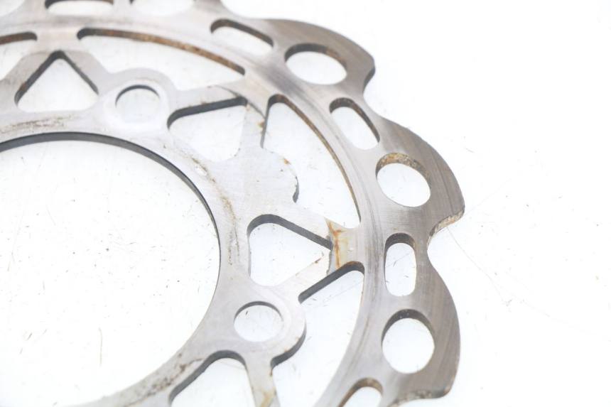 photo de REAR BRAKE DISC LONCIN DIRT BIKE 125 - Technical close-up