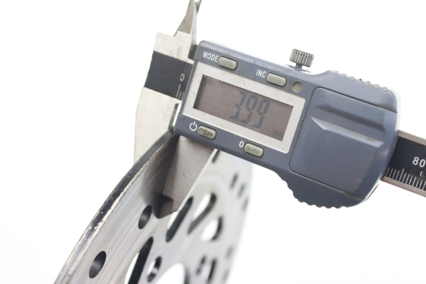 photo de REAR BRAKE DISC XTRM FACTORY DIRTBIKE BSE 150 - Alternative perspective