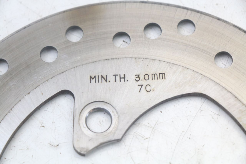 photo de FRONT BRAKE DISC YAMAHA AEROX 2T 50 (2013 - 2017) - Technical close-up