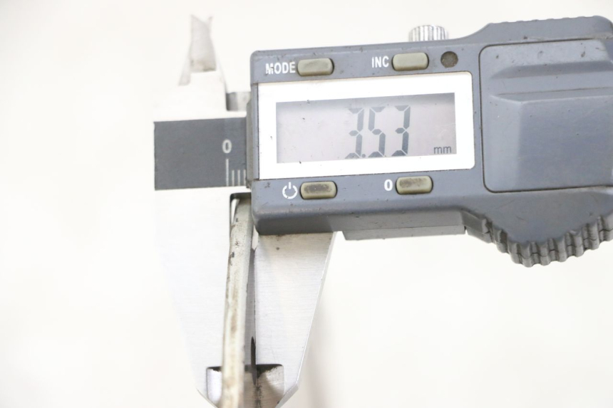 photo de FRONT BRAKE DISC DAELIM BESBI 125 (2007 - 2008) - Zoom on usage condition