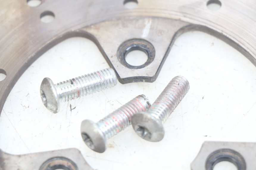 photo de FRONT BRAKE DISC PEUGEOT KISBEE 2T 50 (2010 - 2017) - Fixing points details