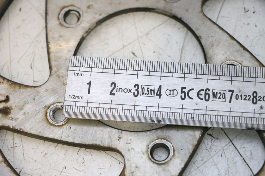 photo de FRONT BRAKE DISC APRILIA SR MOTARD 50 (2012 - 2018) - Zoom on usage condition