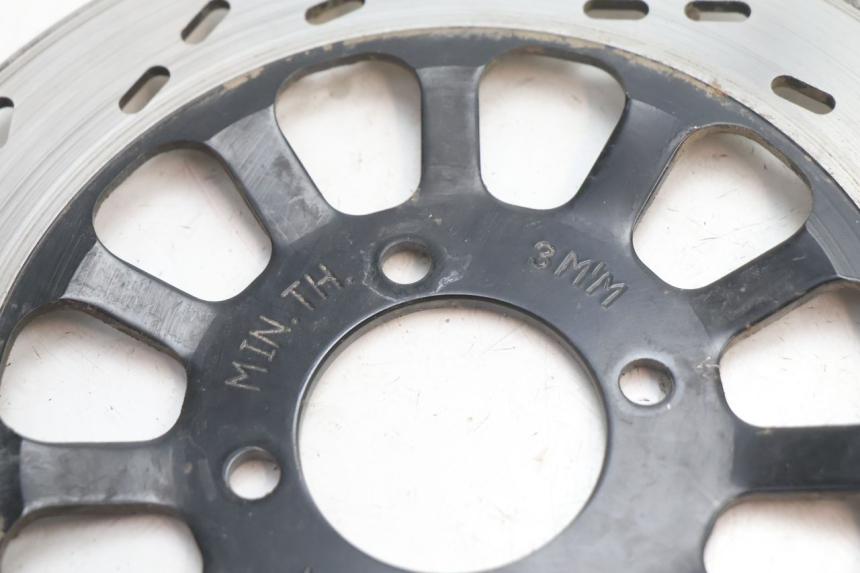 photo de FRONT BRAKE DISC YAMASAKI STREET 50 (2013 - 2018) - Technical close-up