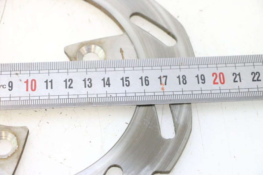 photo de FRONT BRAKE DISC PEUGEOT TKR TREKKER FURIOUS 50 (2005 - 2014) - Zoom on usage condition