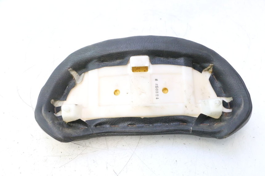 photo de BACKREST SUZUKI BURGMAN EXECUTIVE ABS 650 (2006 - 2012) - Technical close-up