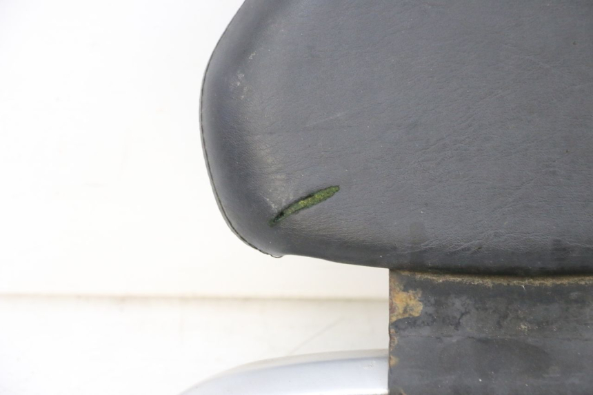 photo de BACKREST PEUGEOT ELYSEO 125 (1999 - 2004) - Focus on structure