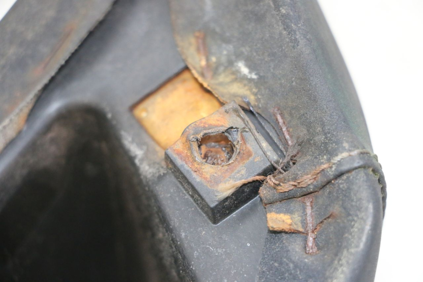 photo de BACKREST PEUGEOT SATELIS 125 (2013 - 2018) - Zoom on usage condition