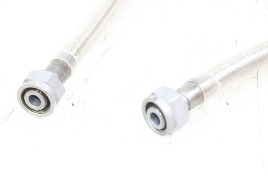 photo de OIL HOSE ROYAL ENFIELD CONTINENTAL GT 650 (2019 - 2024) - Technical close-up