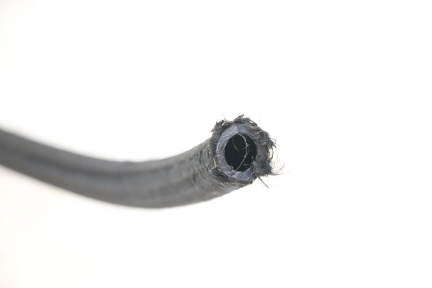 photo de OIL HOSE HARLEY DAVIDSON SPORTSTER XL CUSTOM 1200 (2003 - 2004) - Zoom on usage condition