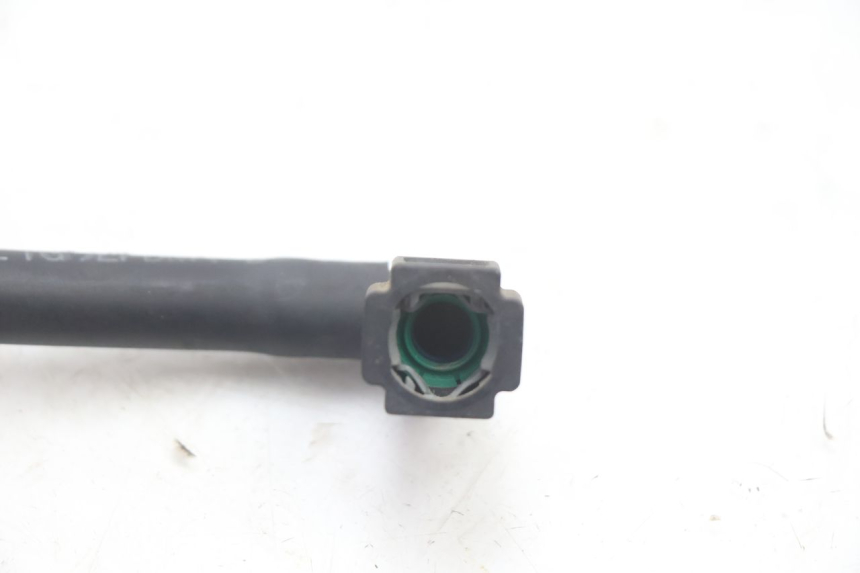 photo de INJECTOR HOSE YAMAHA FJR 1300 (2001 - 2005) - Technical close-up