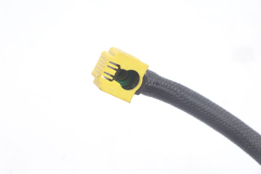 photo de INJECTOR HOSE PIAGGIO MP3 HPE 530 (2022 - 2026) - Technical close-up