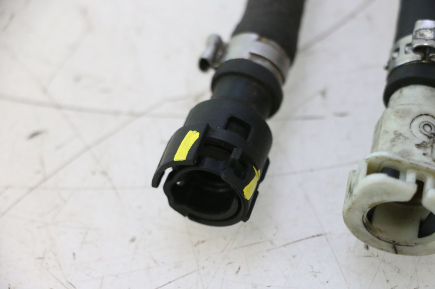 photo de INJECTOR HOSE CAN-AM SPYDER RS 1000 (2008 - 2012) - Surface and material condition