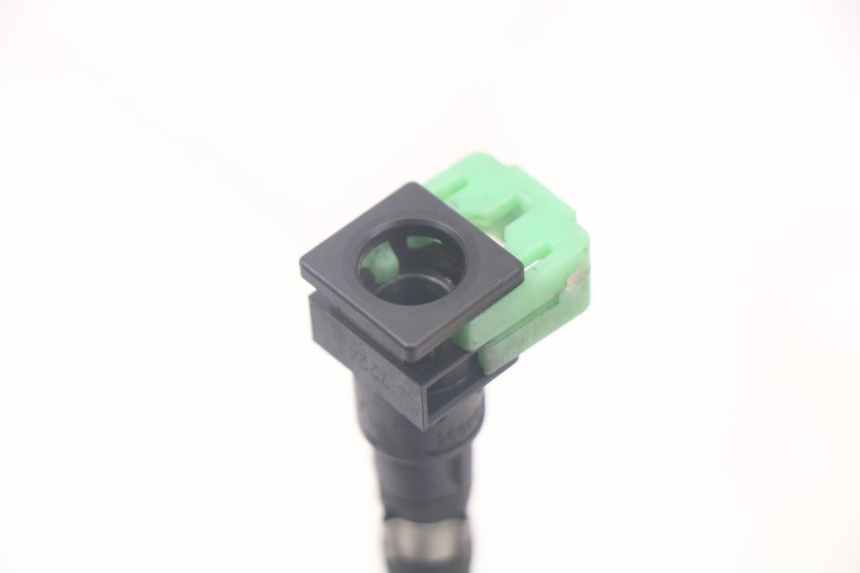 photo de INJECTOR HOSE YAMAHA XMAX X-MAX ABS 125 (2017 - 2020) - Alternative perspective