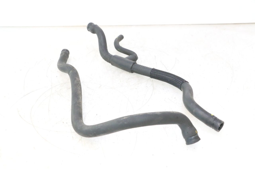 photo de RADIATOR HOSE APRILIA ATLANTIC S 125 (2010 - 2013) - Zoom on usage condition