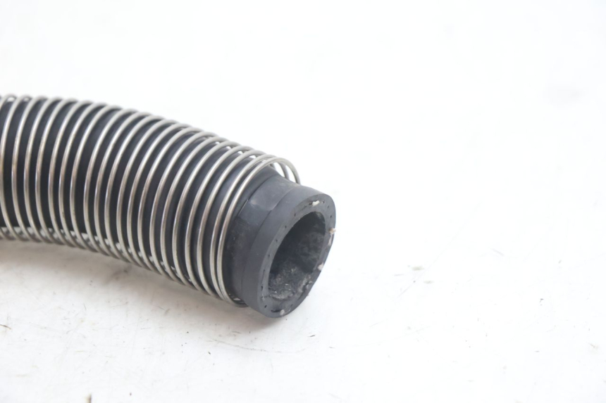 photo de RADIATOR HOSE HONDA CB F HORNET 600 (2005 - 2006) - Alternative perspective